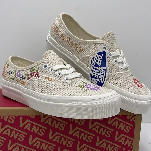 Vans WMNS Cream Floral Sneakers Authentic 44 D
Stitched Together Classic - Picture 4 of 16
